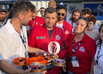 Üniversitelilerin mayın tespit aracına ödül