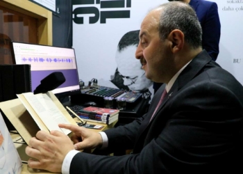 Varank, görme engelliler için kitap seslendirdi