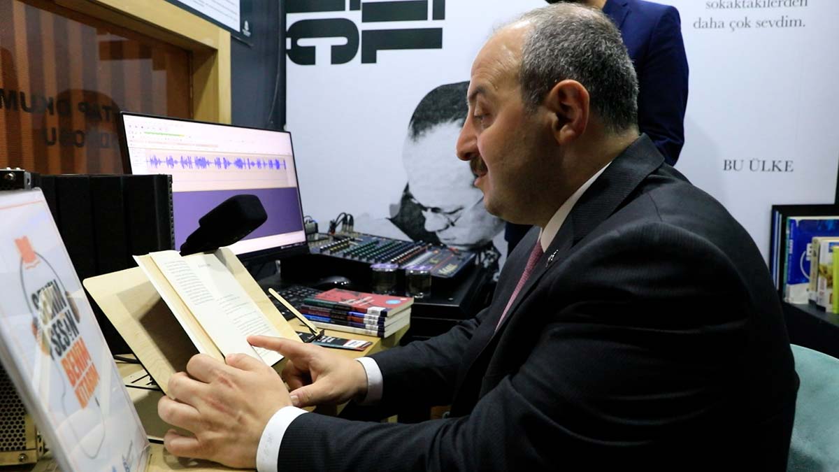 Varank, görme engelliler için kitap seslendirdi