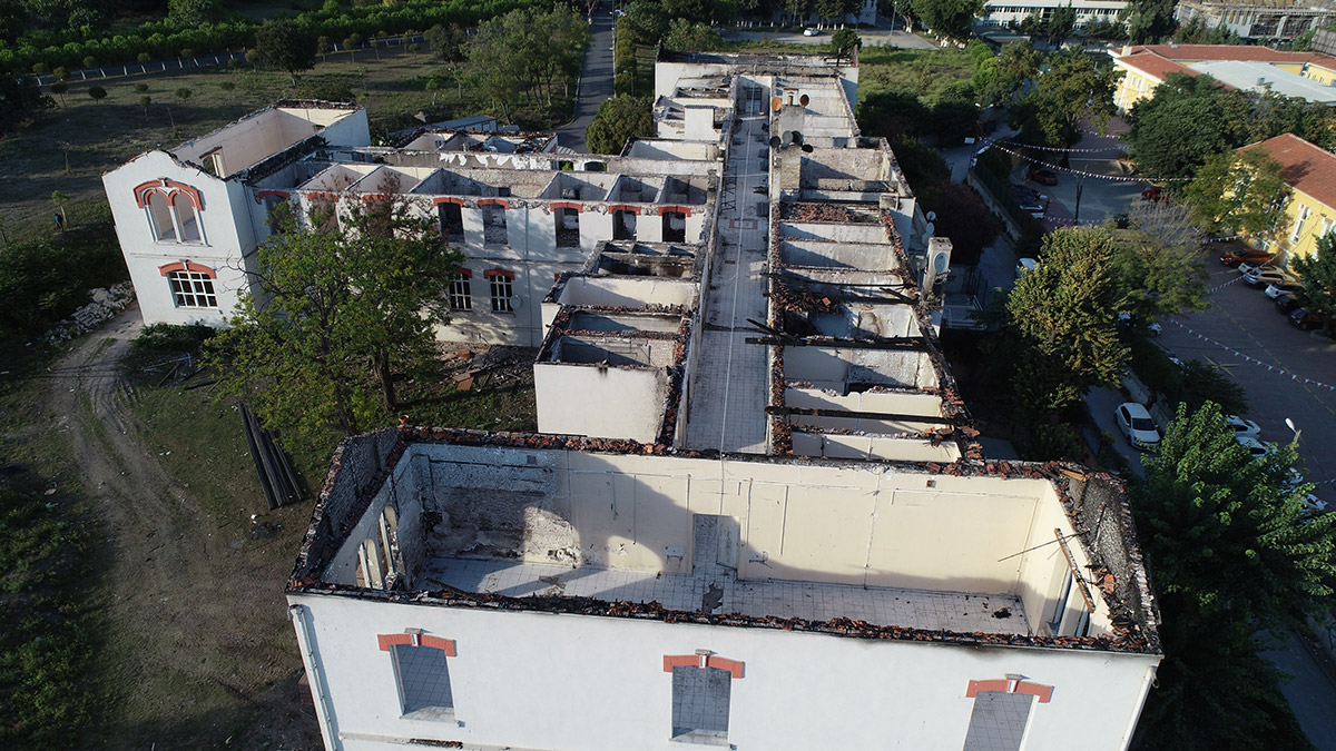 Yanan Balıklı Rum Hastanesi'nde tadilat hazırlığı