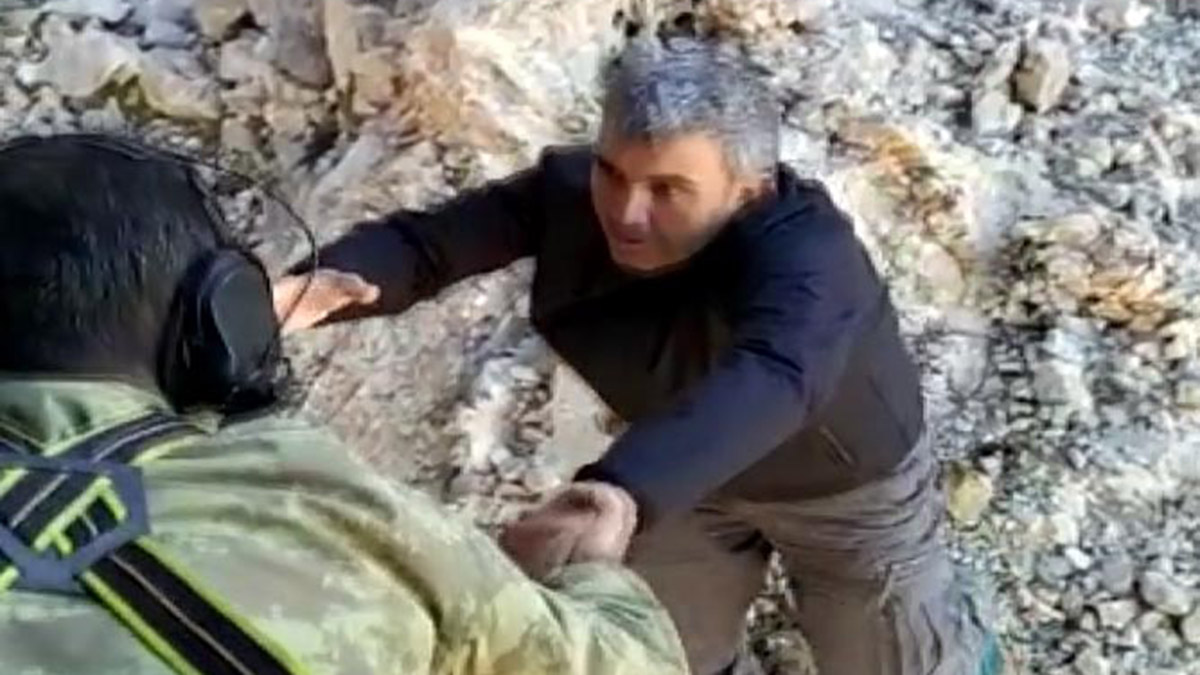 Yaylada mahsur kalan kişi helikopterle kurtarıldı