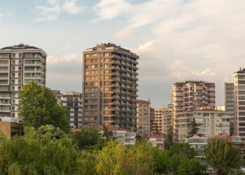 Yetkisiz emlak danışmanları fiyatları yükseltiyor