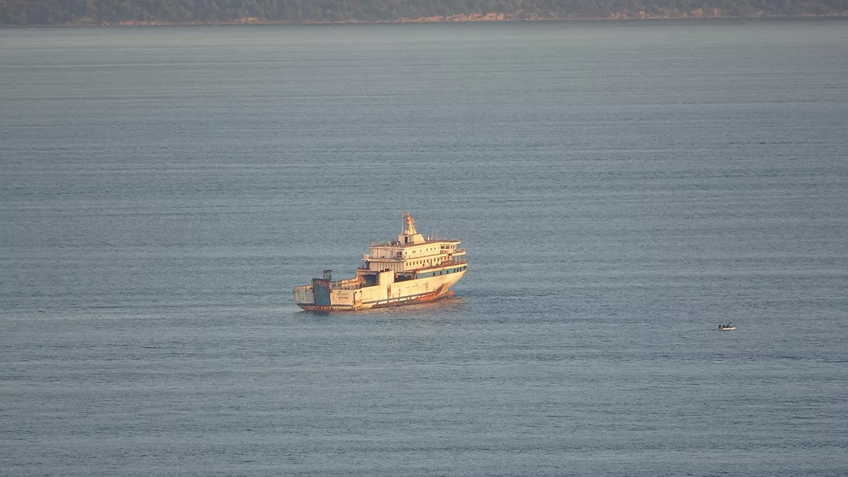 Yunanistan'ın taciz ateşi açtığı gemi boğaz'da