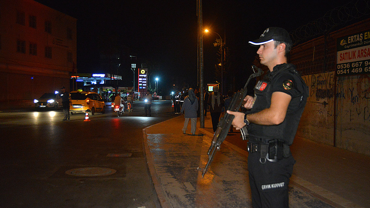 Adana'da helikopter destekli huzur uygulaması