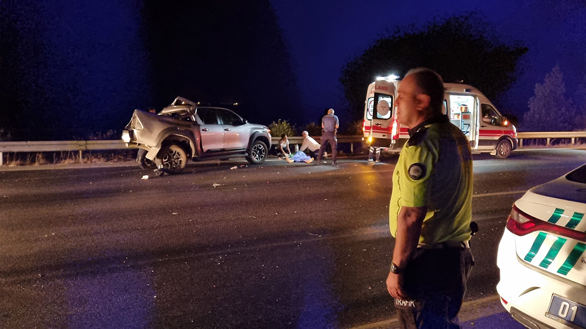 TIR'ın arkadan çarptığı pikaptaki 2 kişi öldü