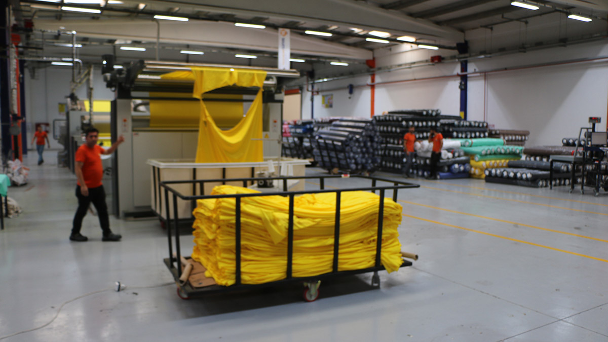 Sanayi ve Teknoloji Bakanı Mustafa Varank, birtakım programlara katılmak için bulunduğu Adıyaman’ın Besni ilçesinde Mega Polietilen firmasının açılış törenine katıldı.