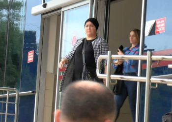 Adliye çıkışı 'zafer pozu'na 6’şar yıl 8’er ay hapis cezası