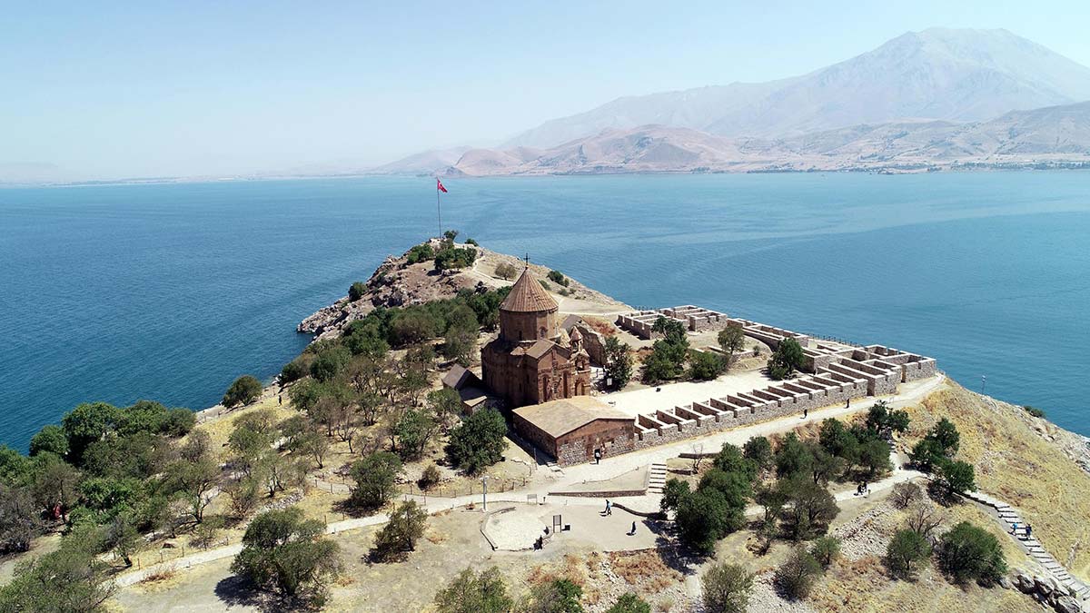 Akdamar Kilisesi'nde 10'uncu ayin