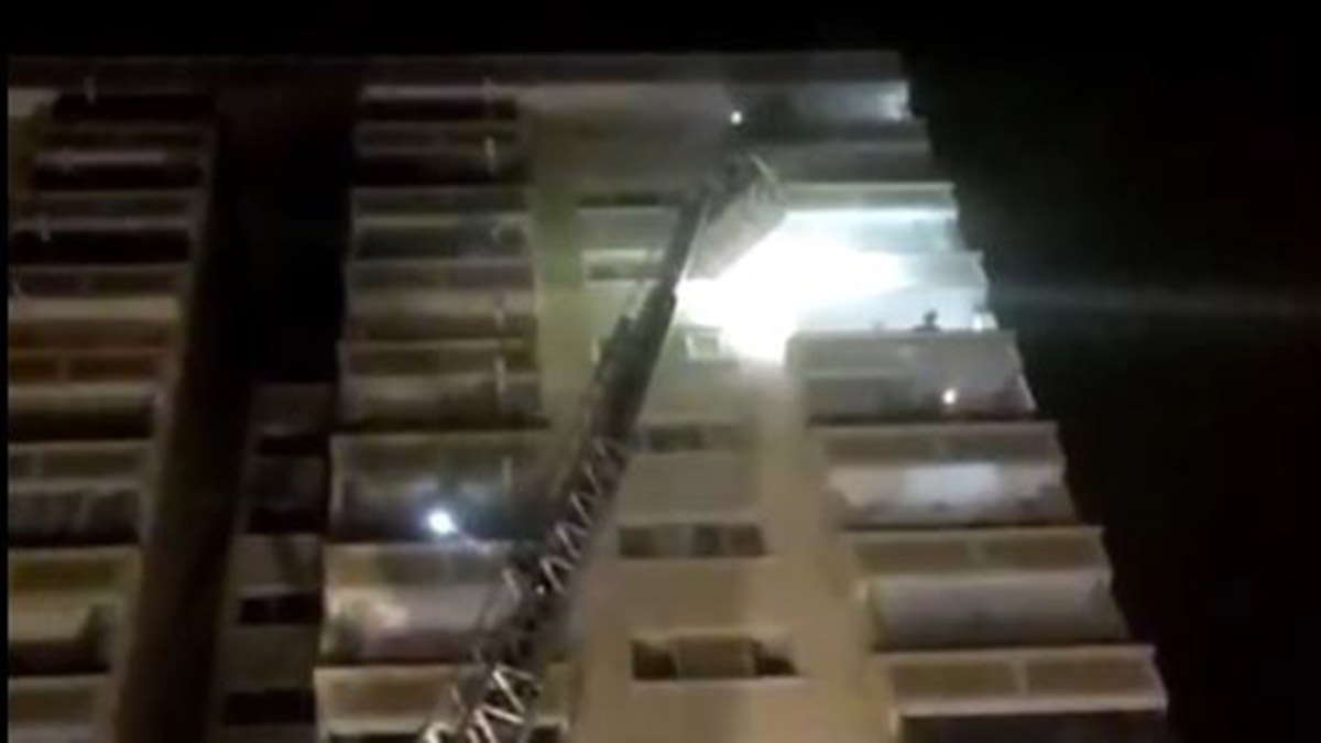 Binanın 13'üncü katında çıkan yangında 1 kişi öldü