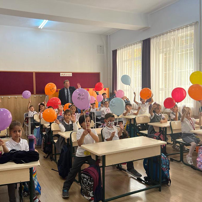 Ankara'da 2022-2023 eğitim öğretim yılının başlamasıyla öğrenci ve veliler ders başı yaptı.