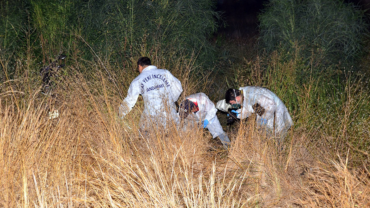 Antalya'nın Manavgat ilçesinde 3 gündür kayıp olarak aranan Hakan Asilkan'ın (22), yol kenarında, motosikletinin yanında cansız bedeni bulundu.