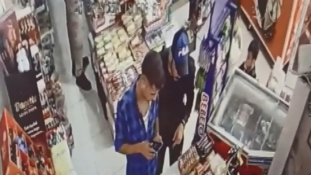 Restoranda çanta çalan şüpheli kıskıvrak yakalandı