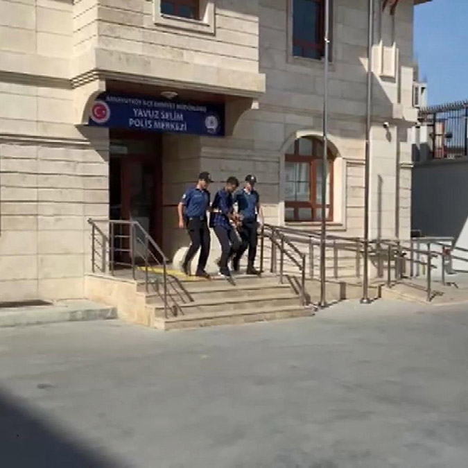 Restoranda çanta çalan şüpheli kıskıvrak yakalandı