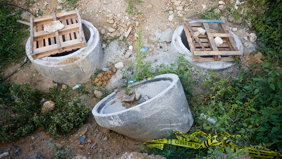 Şantiyede tahta paletli önlem