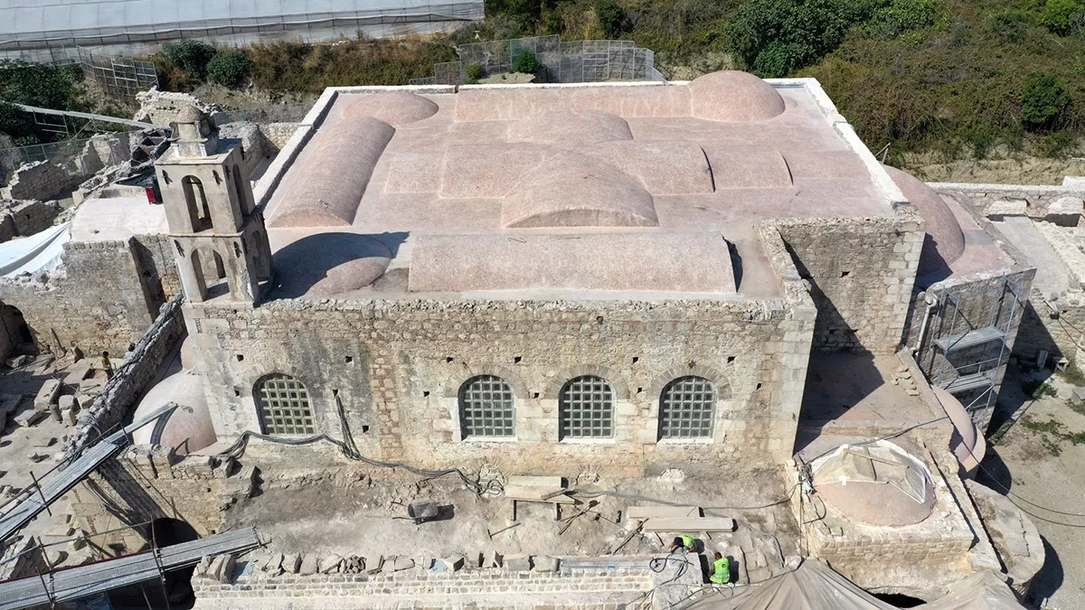 Kültür ve turizm bakanlığı tarafından antalya'nın demre ilçesinde bulunan dünyaca ünlü aziz nikolaos anıt müzesi'nde restorasyon çalışması başlatıldı.