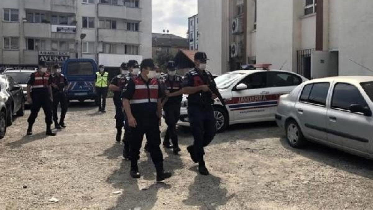 Babasını darbedenin ölümüne neden olan Kaan Burkay Kolçak (22), tahrik ve takdiri indirimle 2 yıl 2 ay 7 gün hapis cezasına çarptırıldı. 