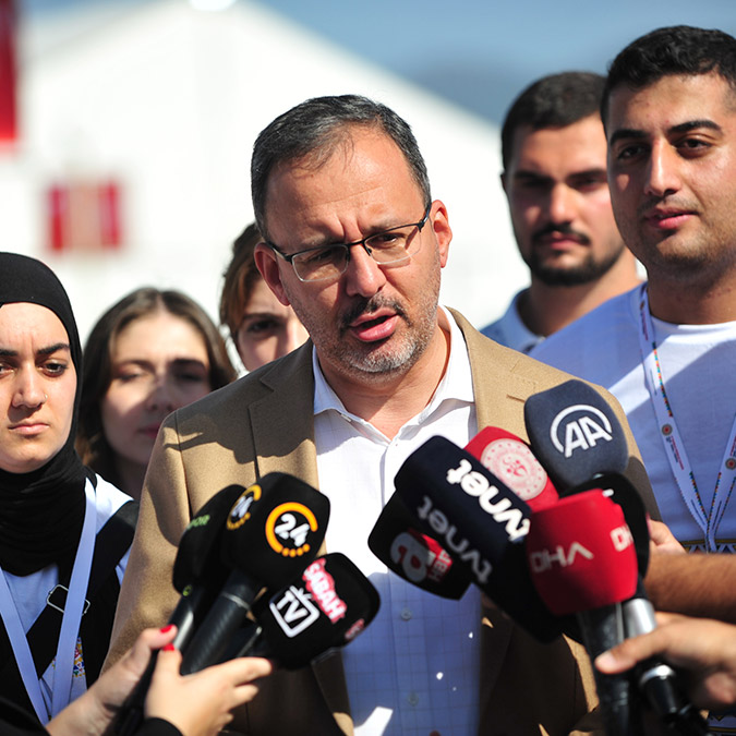Gençlik ve Spor Bakanı Mehmet Muharrem Kasapoğlu, "Spordaki iddiasıyla, başarısıyla, spordaki geniş yelpazeye uzanan hedefleriyle Türkiye spor ülkesi" dedi.