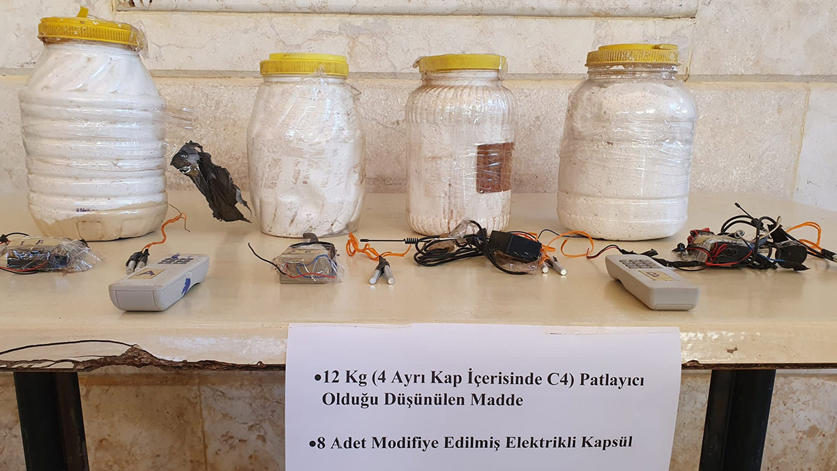 Afrin'de 12 kilogram C4 patlayıcı ele geçirildi