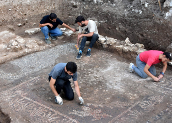 Balatlar kazısında Kanatlı Eros figürü bulundu