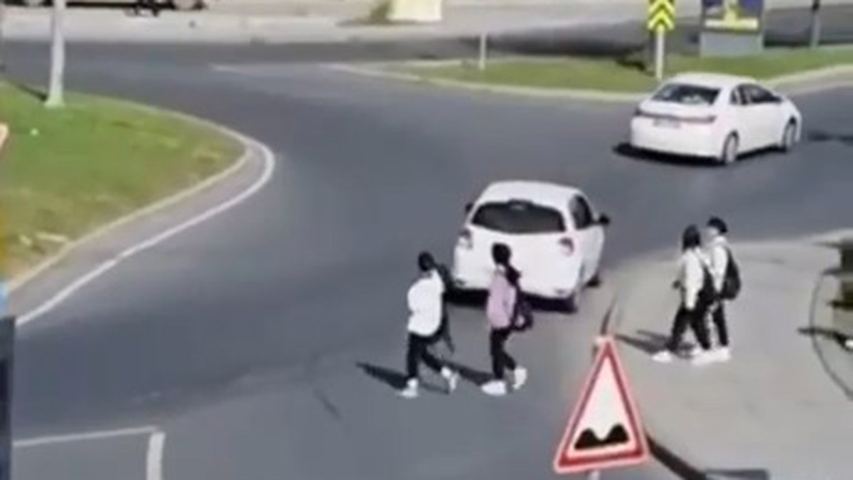 Başakşehir'de okul önünde drift