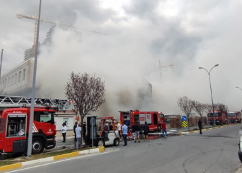 Beylikdüzü'nde depo yangını