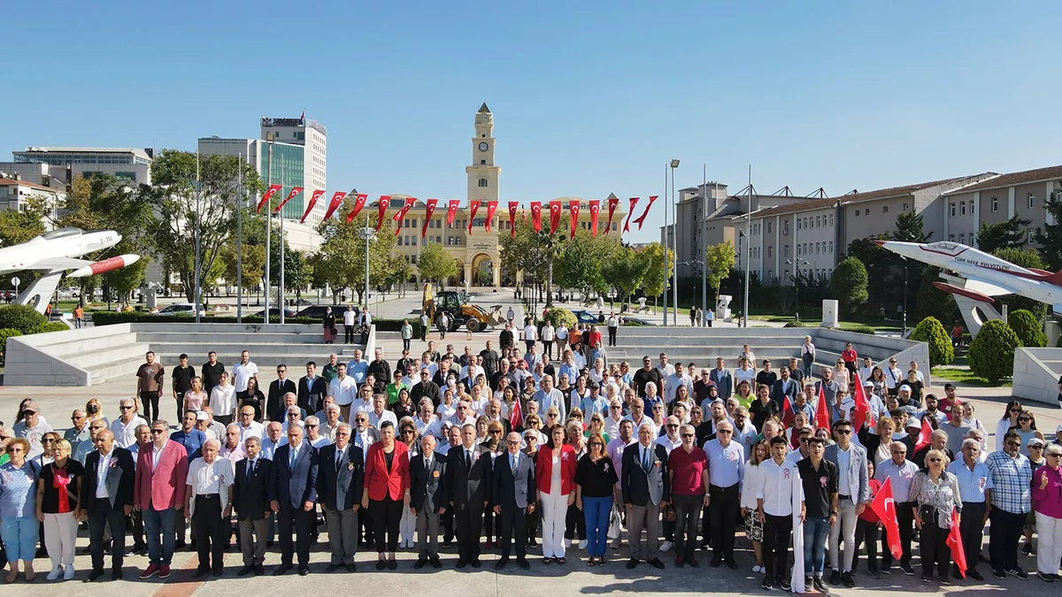 Chp’nin kuruluşunun 99’uncu, i̇zmir'in düşman işgalinden kurtuluşunun 100’üncü yıldönümü büyükçekmece yoğun bir katılımla kutlandı.