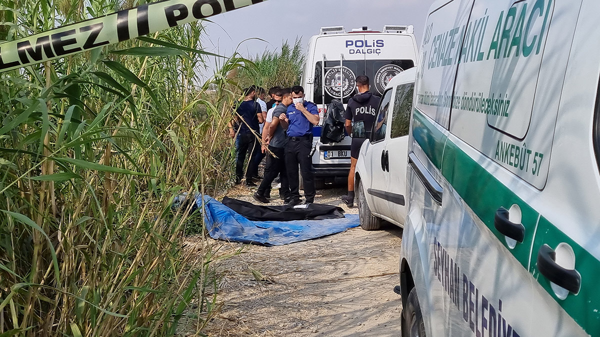 Deredeki sazlıkta bir kısmı çürümüş erkek cesedi bulundu