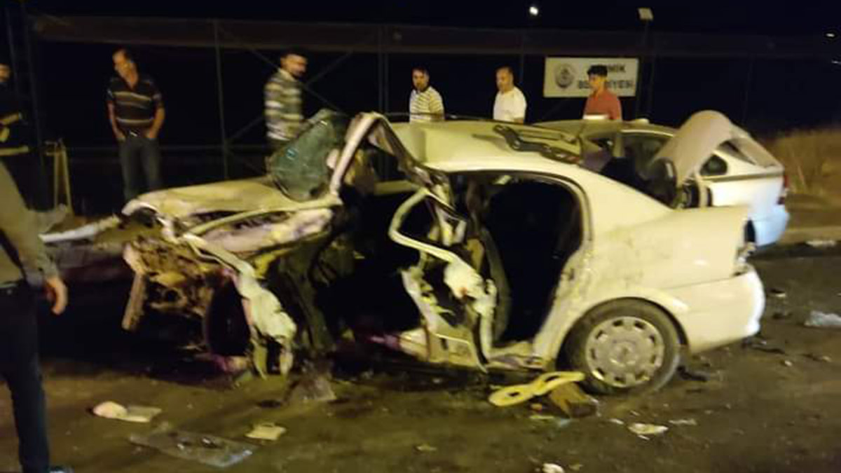 3 gencin yaşamını yitirdiği kaza kamerada