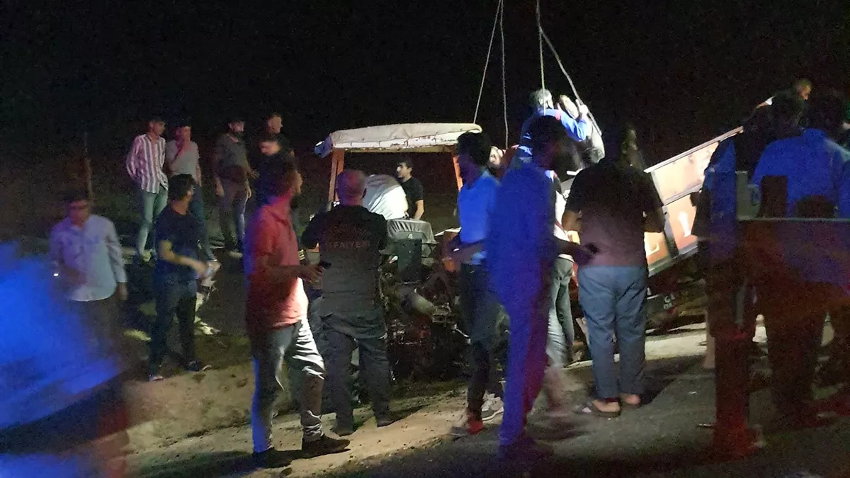 Diyarbakır'da kamyon ile traktör çarpıştı; 1 ölü