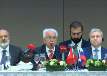 Dolar saltanatı çöküyor