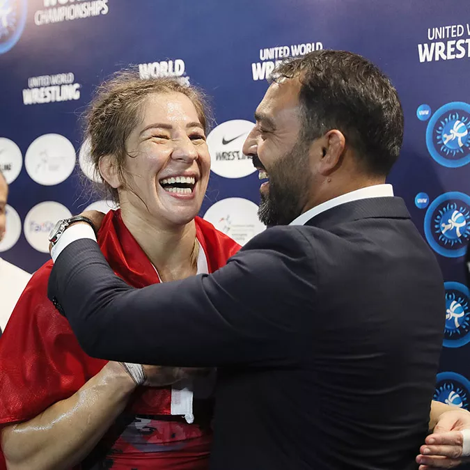Büyükler dünya güreş şampiyonası'nda altın madalya kazanan yasemin adar yiğit, "çok mutlu ve gururluyum. Türk kadınını her zaman en iyi şekilde temsil etmeye çalışıyorum. Türk kadınının gücünü göstermeye çalışıyorum" dedi.