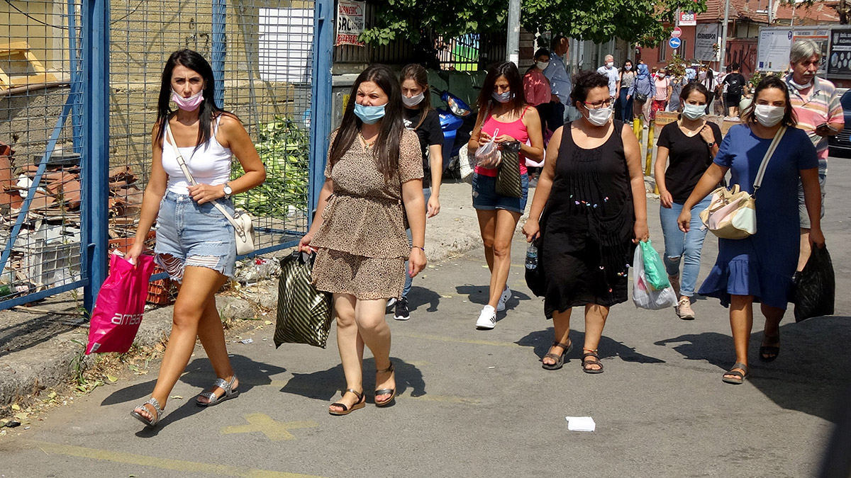 Berberler pazar günü kapanmaya karşı