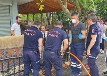 7 yaşındaki çocuğun eline demir saplandı