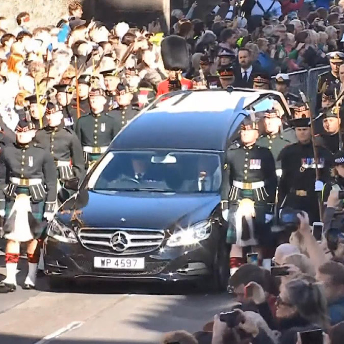 2. Elizabeth'in naaşı St. Giles Katedrali'ne getirildi