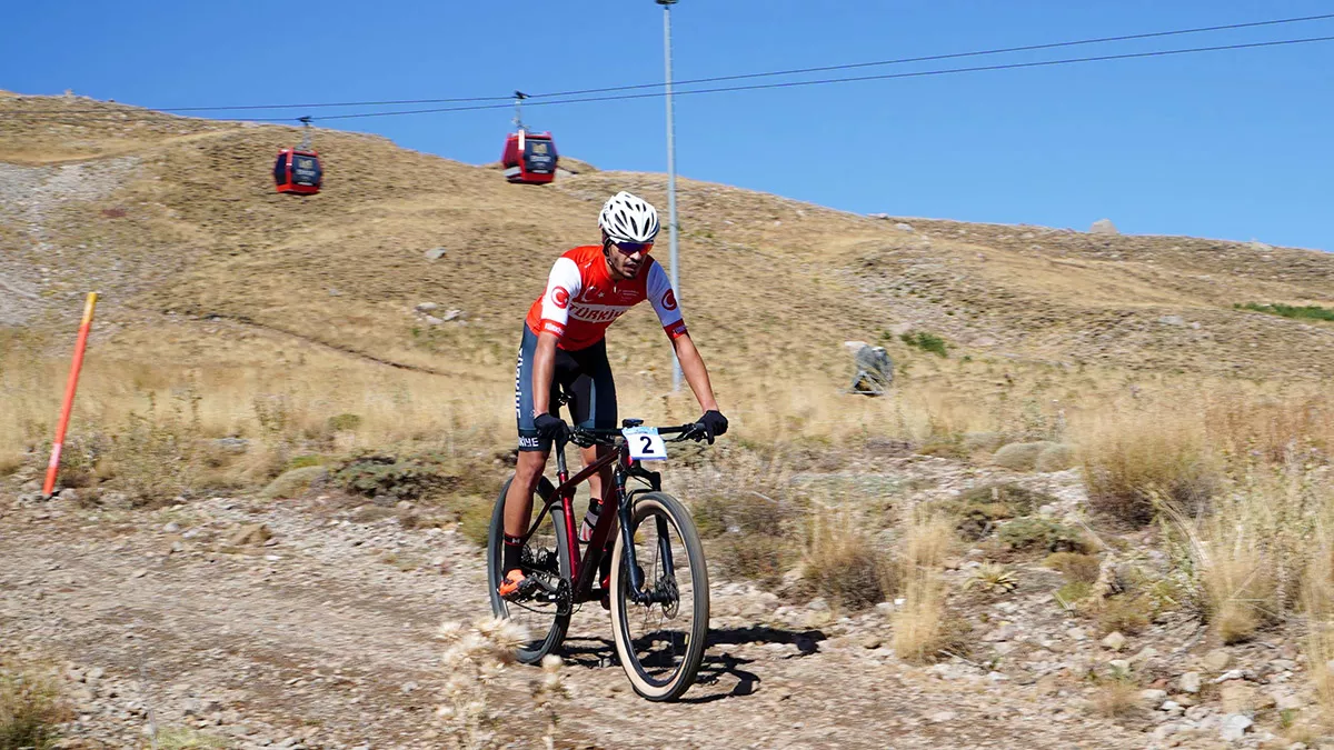 Erciyes'te uluslararası dağ bisiklet yarışları