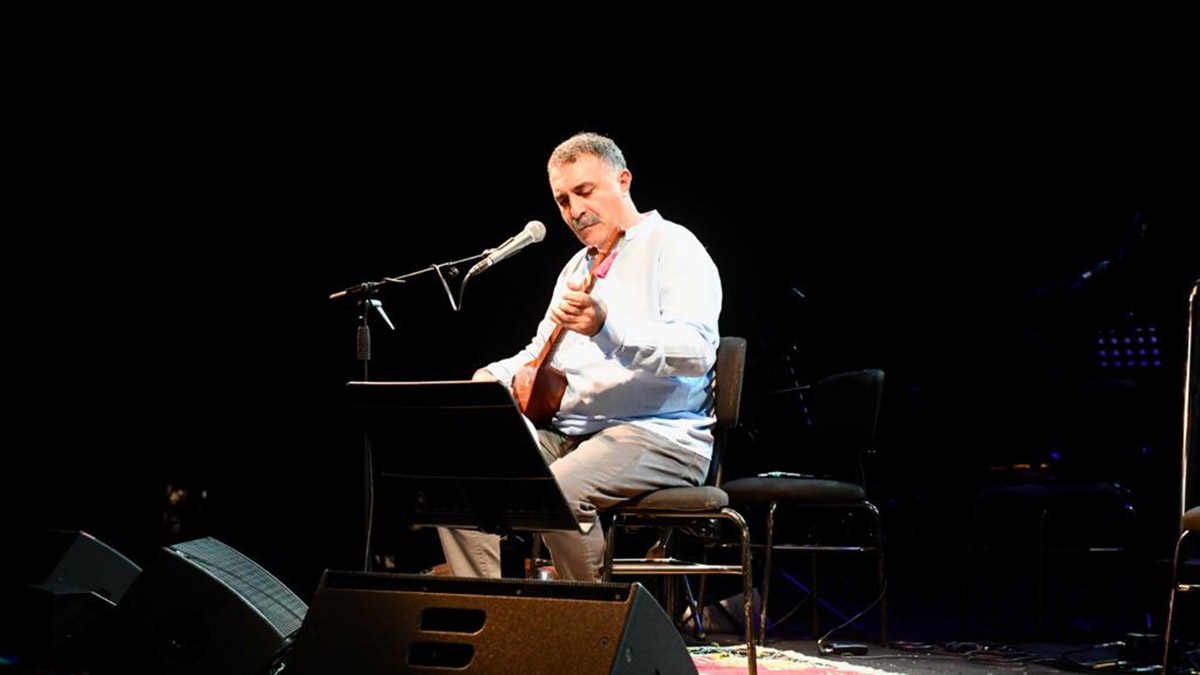 Erdal Erzincan Beşiktaş'ta sahne aldı