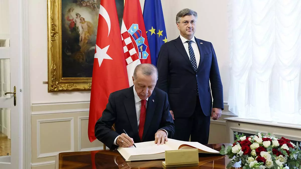 Cumhurbaşkanı recep tayyip erdoğan hırvatistan başbakanı andrej plenkoviç ile görüştü.