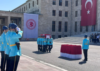 Haluk Pekşen için TBMM'de cenaze töreni düzenlendi