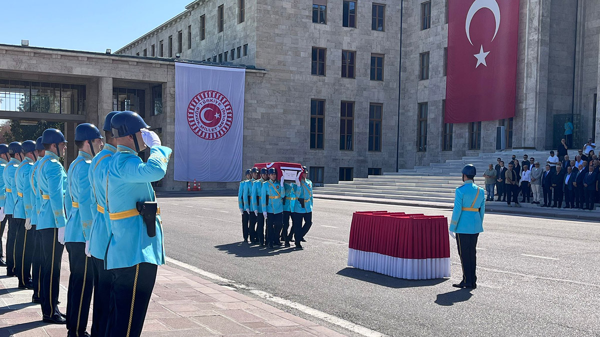 Haluk Pekşen için TBMM'de cenaze töreni düzenlendi