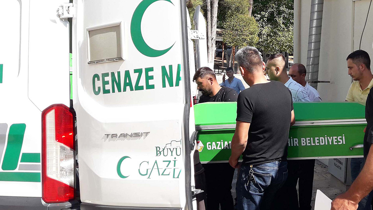 Fabrika inşaatındaki çökmede ölen işçinin cenazesi alındı