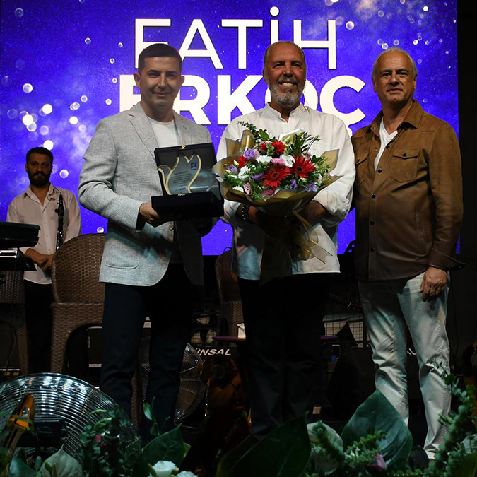 Altın Güvercin Beste Yarışması'nda Fatih Erkoç sahne aldı