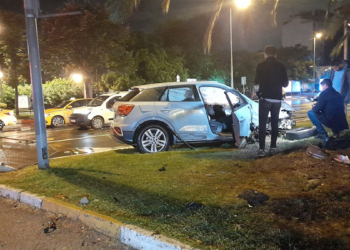 Otomobil tur otobüsüne çarptı; Yaralılar var