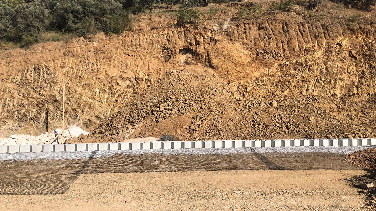 Yol yapım çalışmasında tarihi kalıntılar bulundu