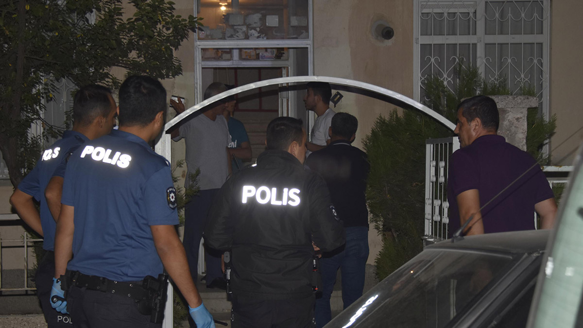 Gürültü yaptığı iddiasıyla komşusunu bıçakladı