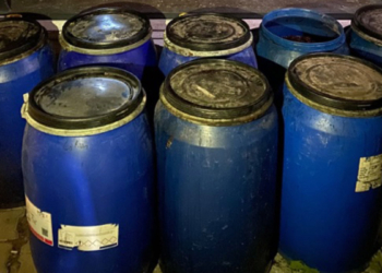 3 ton 640 litre el yapımı sahte içki ele geçirildi