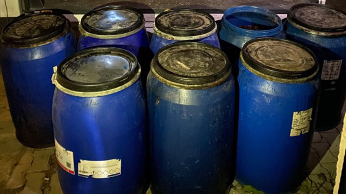 3 ton 640 litre el yapımı sahte içki ele geçirildi