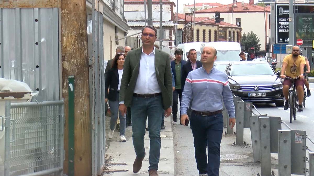 Fehime Sultan ve Hatice Sultan yalılarının önünde tartışma