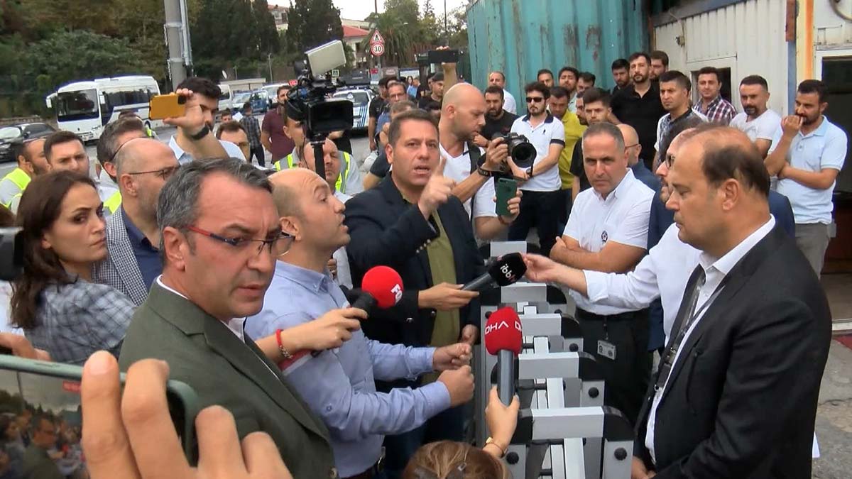 Fehime Sultan ve Hatice Sultan yalılarının önünde tartışma