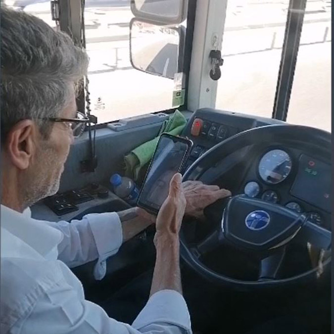 İETT şoförü seyir halinde görüntülü konuştu