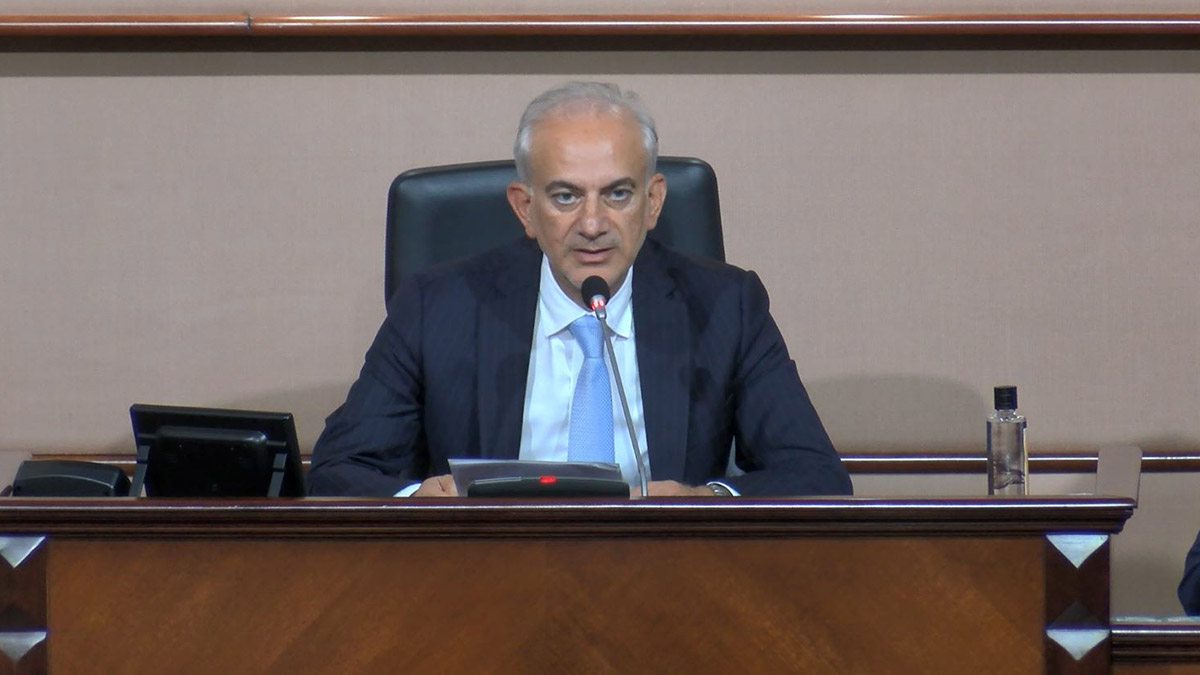 İstanbul Büyükşehir Belediye Meclisi'nde 2. Dönem Eylül ayı toplantıları açılış konuşmaları ve grup başkan vekillerinin konuşmaları ile başladı.